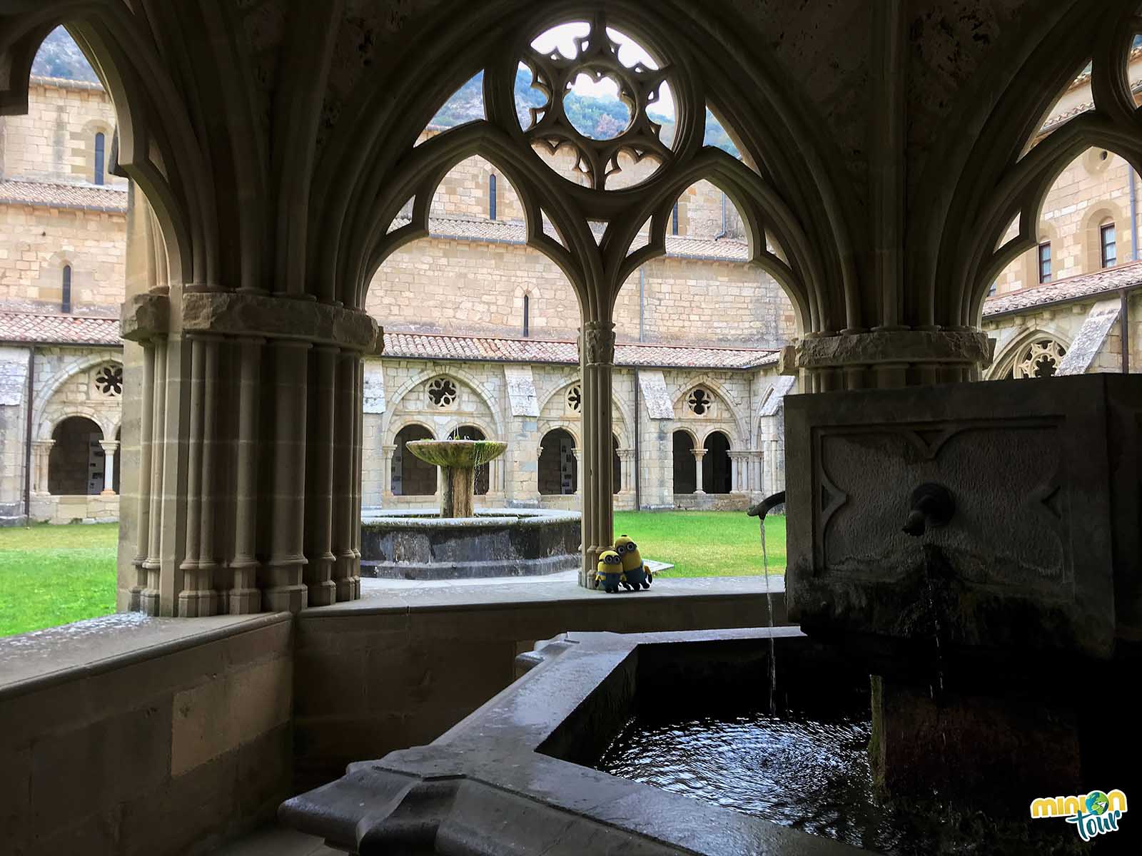 Fuente del claustro del Monasterio de Santa María de Iranzu