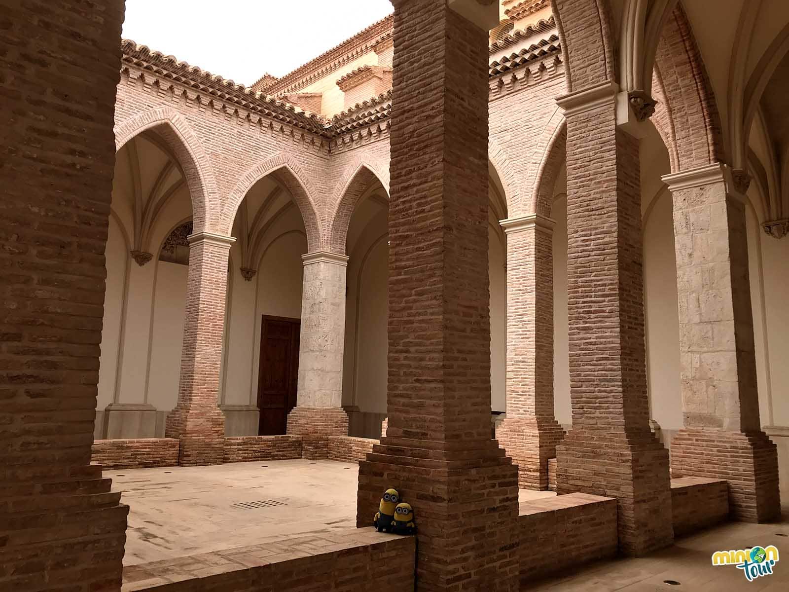 El claustro de la Iglesia de San Pedro