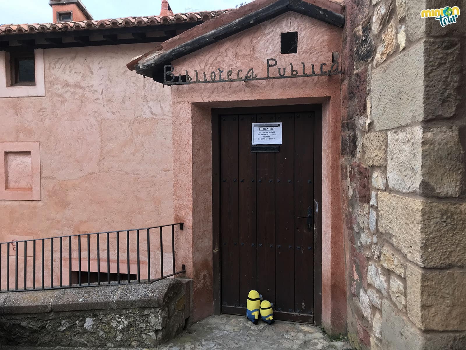 Puerta de la Biblioteca Pública