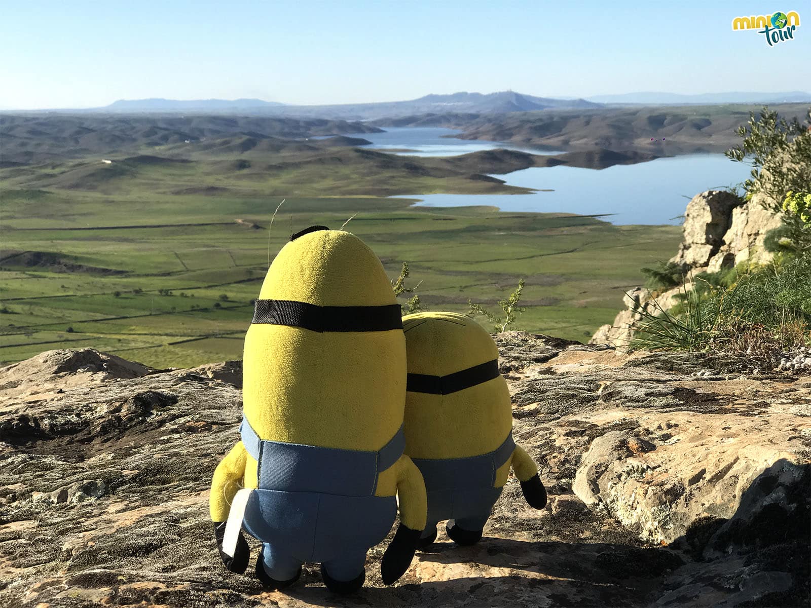 2 Minions enamorados de los paisajes extremeños