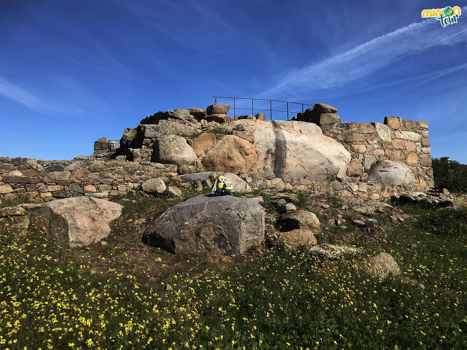 Parada en nuestra ruta por la Comarca de La Serena, el Yacimiento Arqueológico de Hijovejo