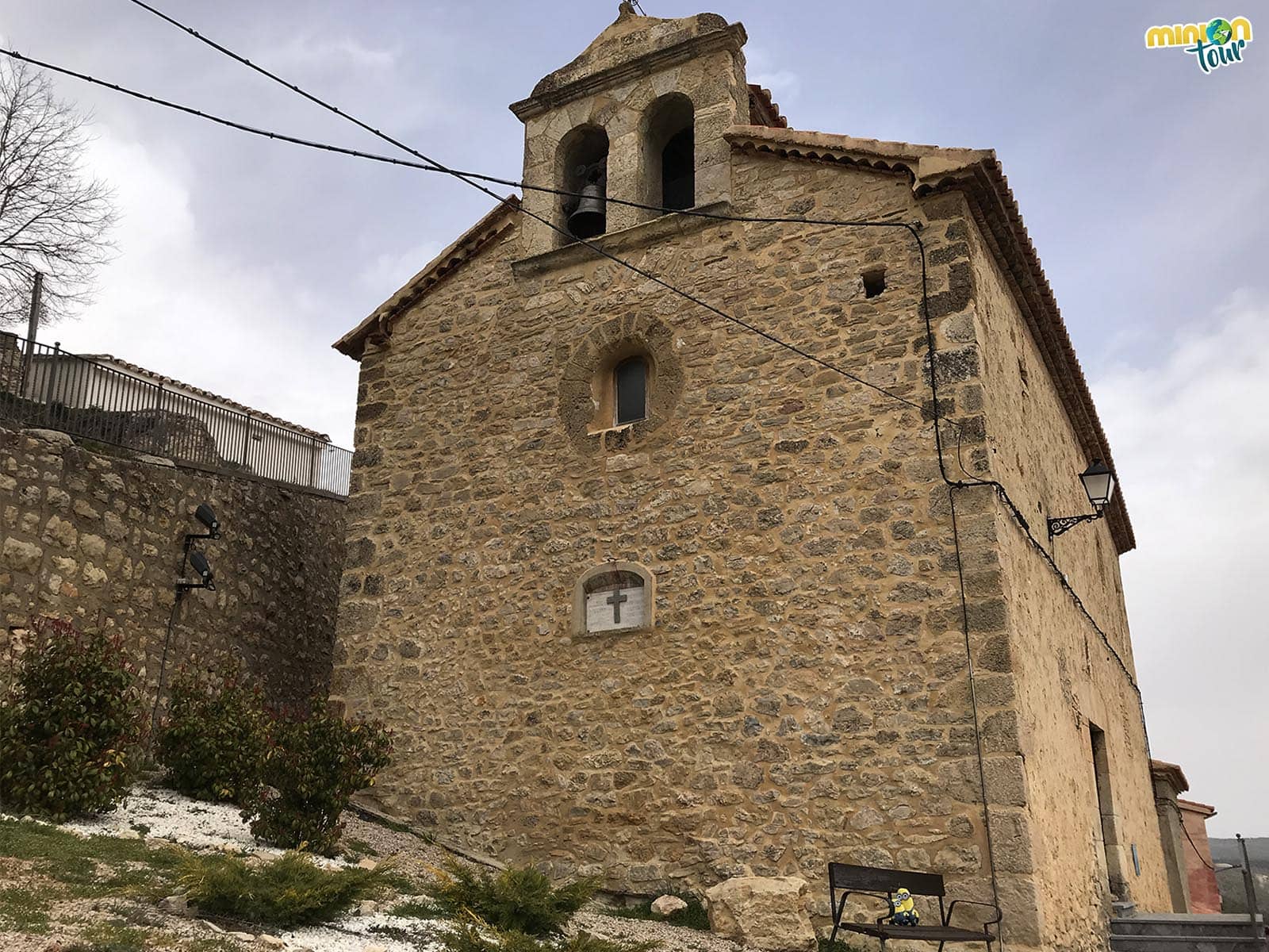 Contemplando la Iglesia de la Santísima Trinidad en El Vallecillo