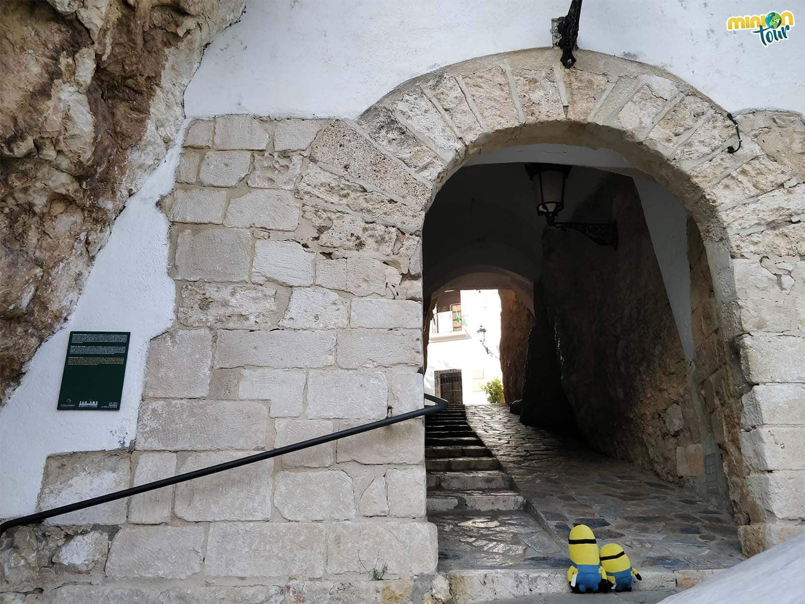 A punto de entrar en El Castell de Guadalest