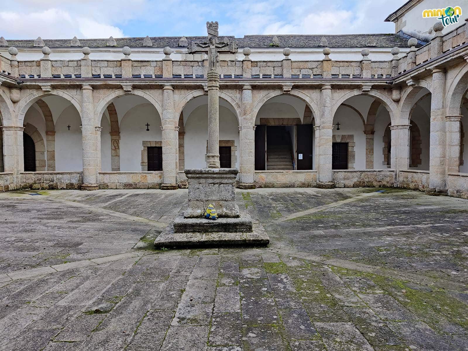 El crucero gótico de este claustro es muy chulo