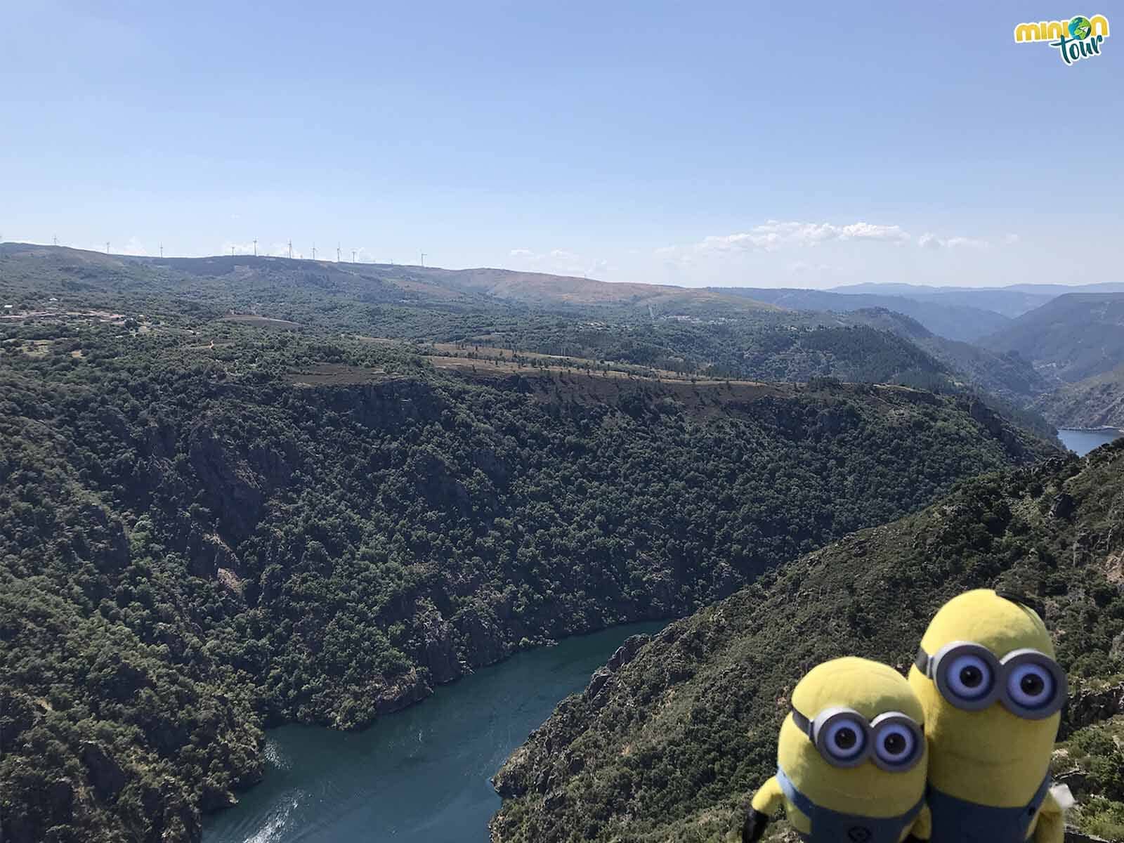 Vistas del Mirador de A Cividade en los Cañones del Sil de la Ribeira Sacra de Lugo