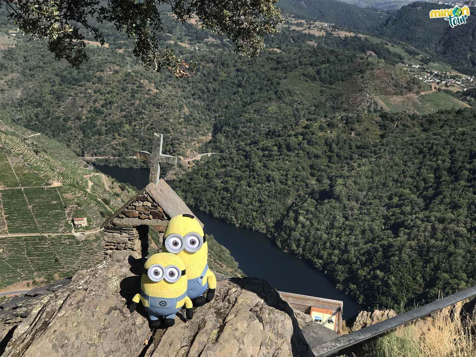 El Mirador de Pena do Castelo es otro de los mejores miradores de la Ribeira Sacra 