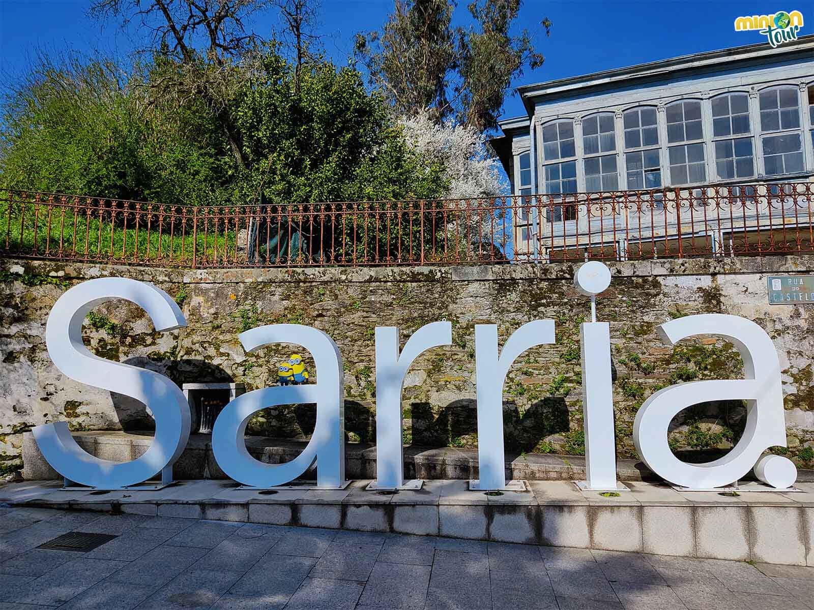 Nos hemos hecho un selfie con las letras de Sarria