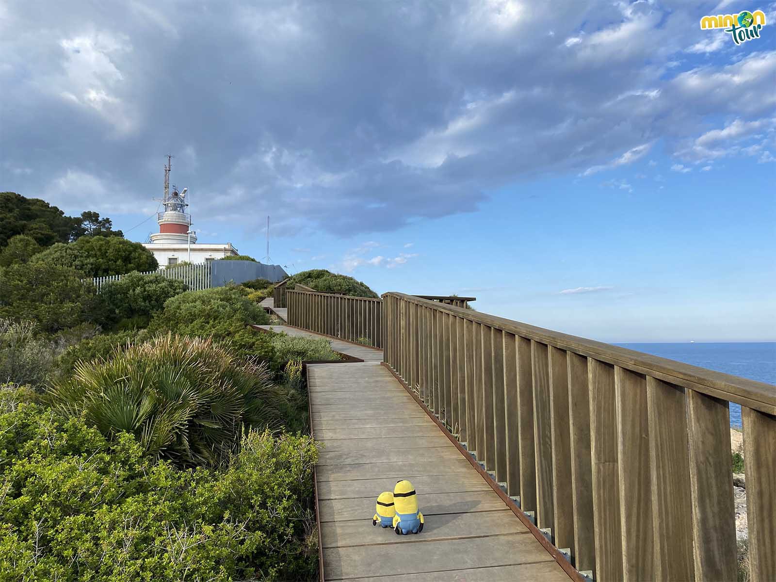 Este faro tan cuqui es otra de las cosas que tienes que ver en Salou