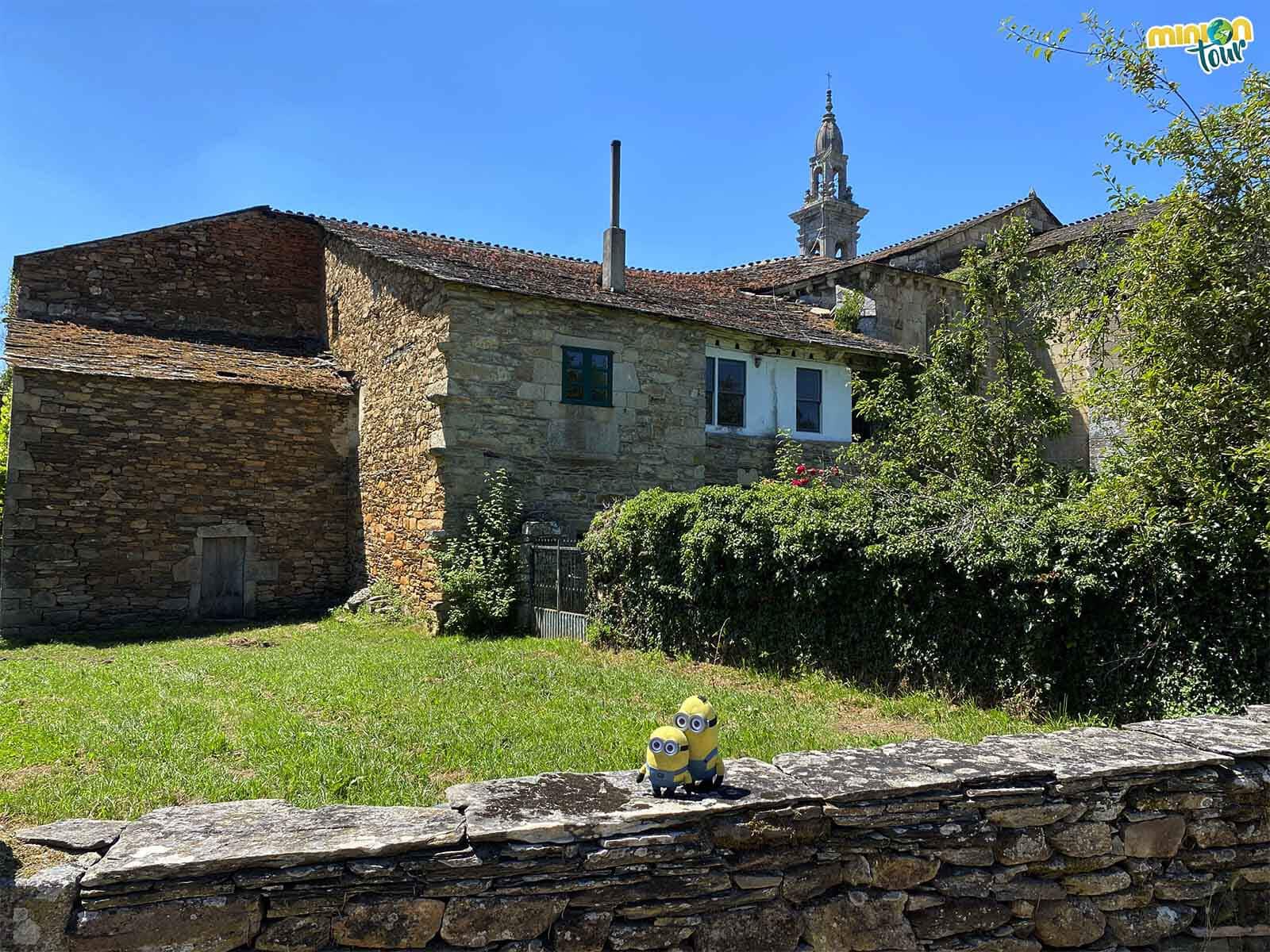 Otra perspectiva del Monasterio de Ferreira de Pallares