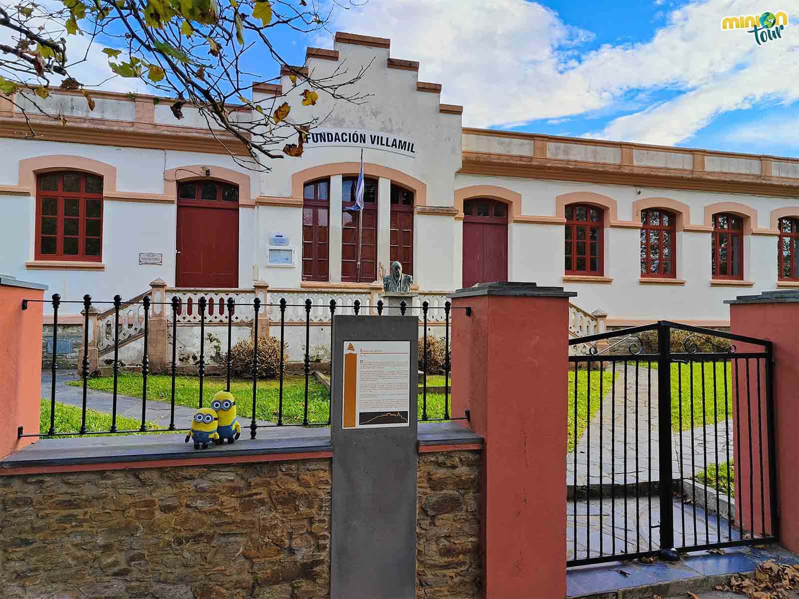 Las Escuelas Laicas es uno de los primeros edificios que ver en Figueras