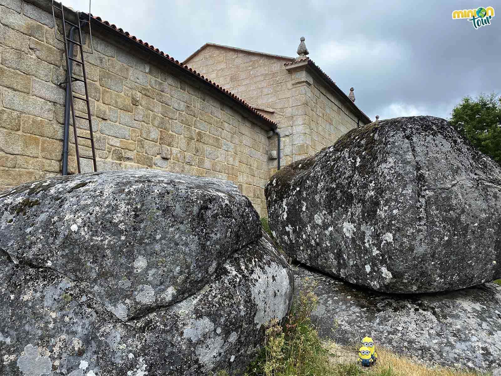 En estas piedras enormes se apareció la Virgen