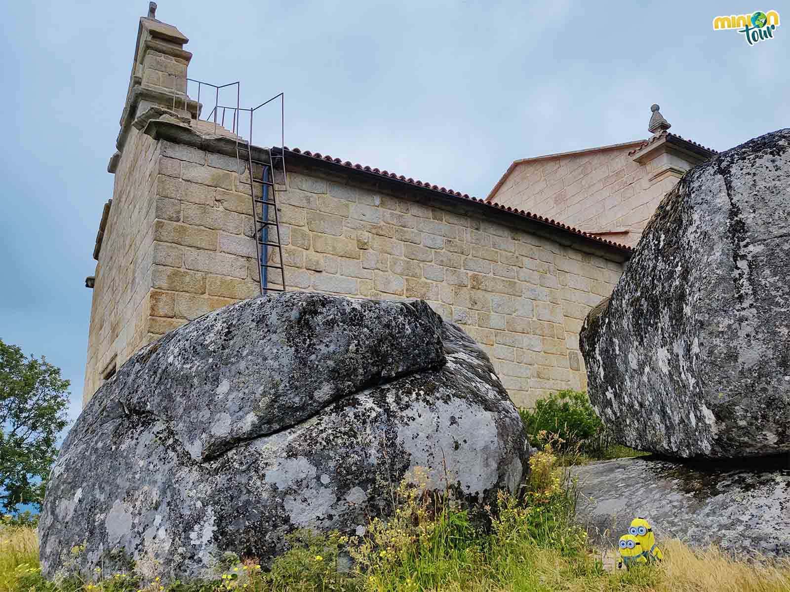 La Ermita de la Virgen del Xurés tiene varios rinconcitos molones para descubrir