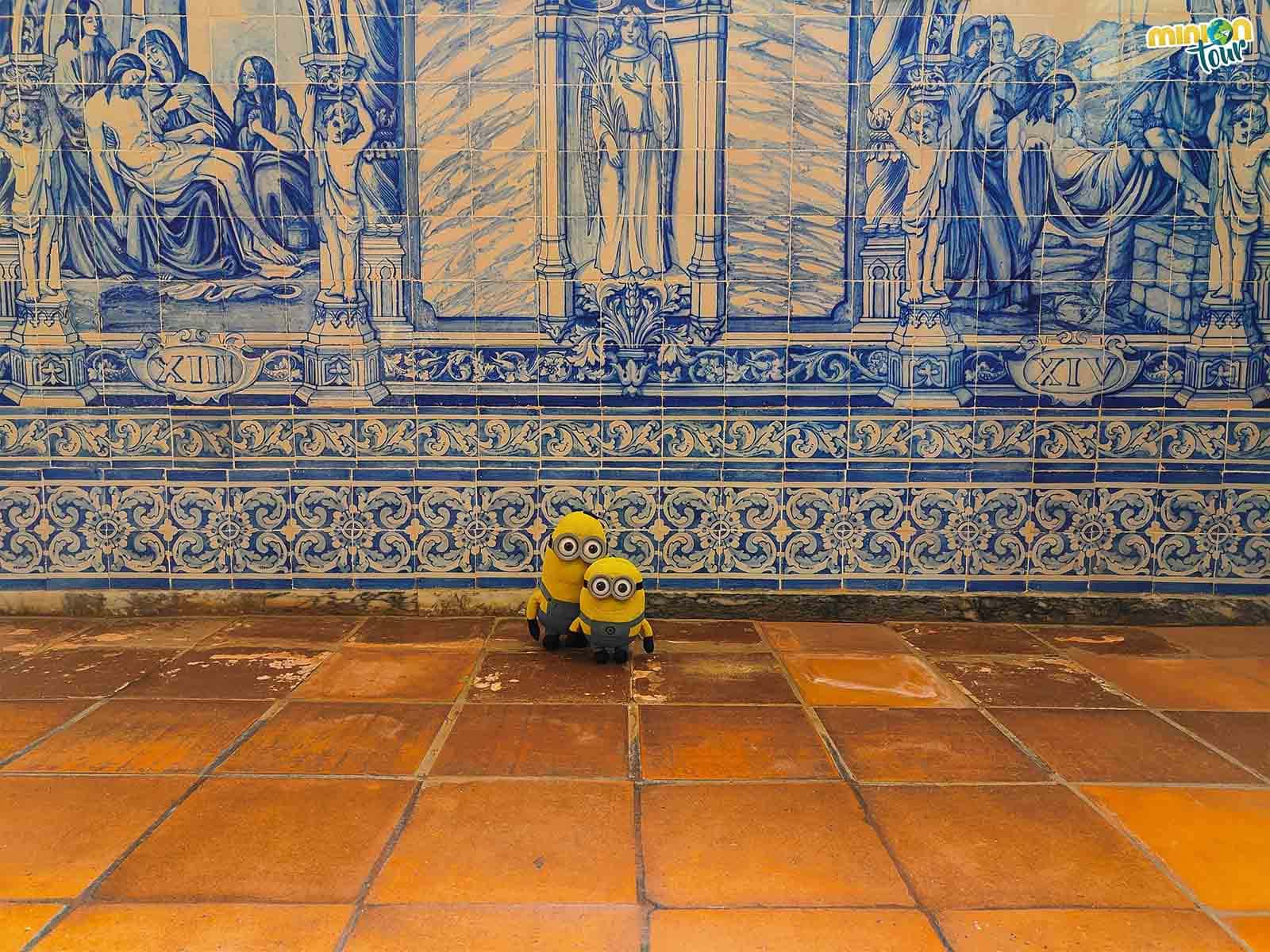 Aquí hay hasta paneles de azulejos