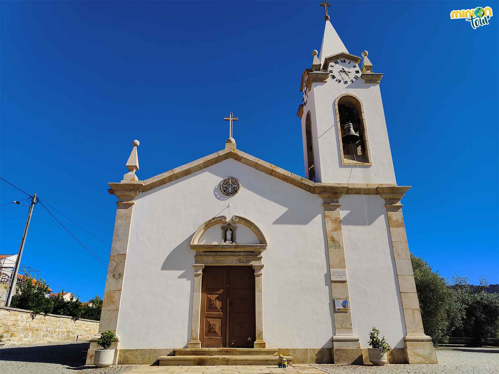 La Iglesia de Abreiro es muy chula y tiene una Cruz de Malta