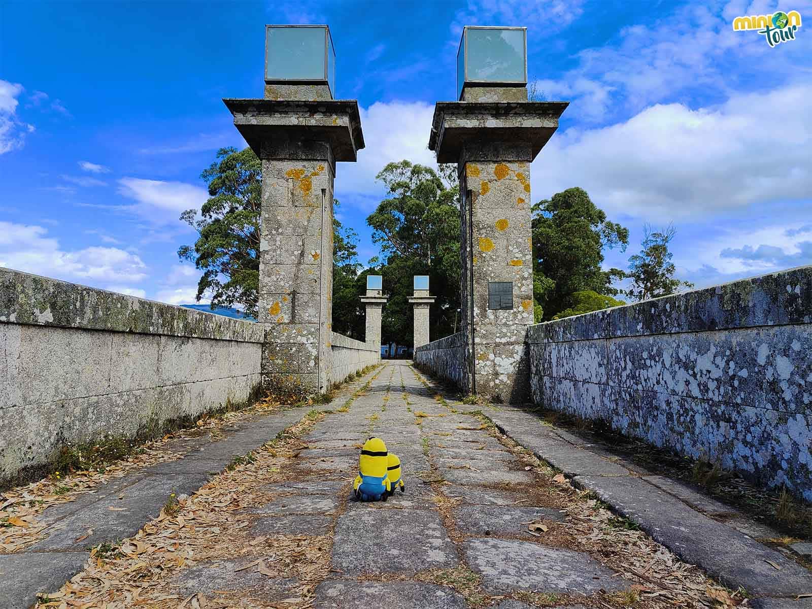 Este es el puente que divide la Isla de San Simón y San Antón