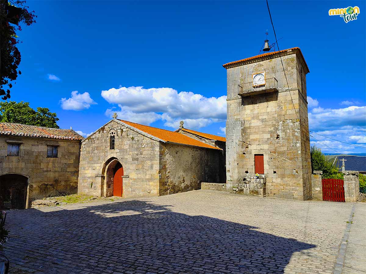 Por fuera la verdad es que no parece una iglesia