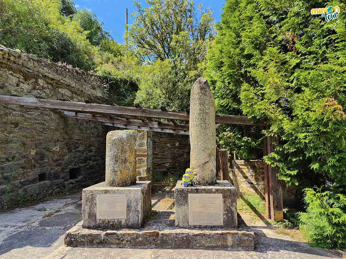 Aquí también hay una columna romana y un miliario