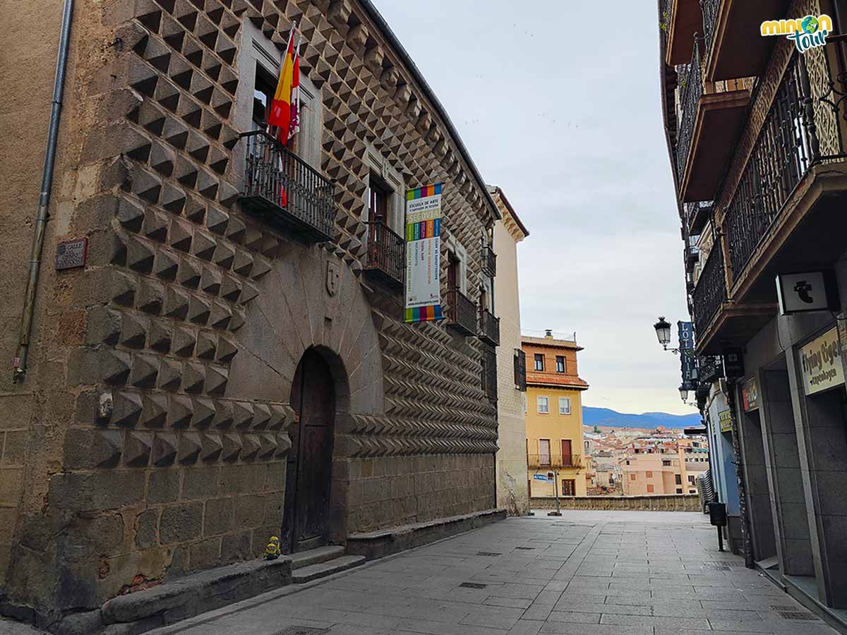 La Casa de los Picos es una cosa curiosa que ver en Segovia