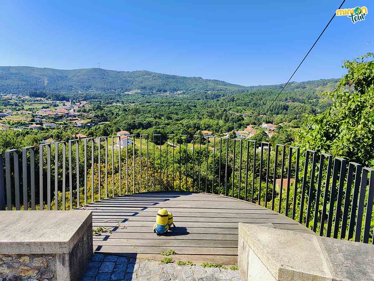 Este mirador tiene vistas a la sierra