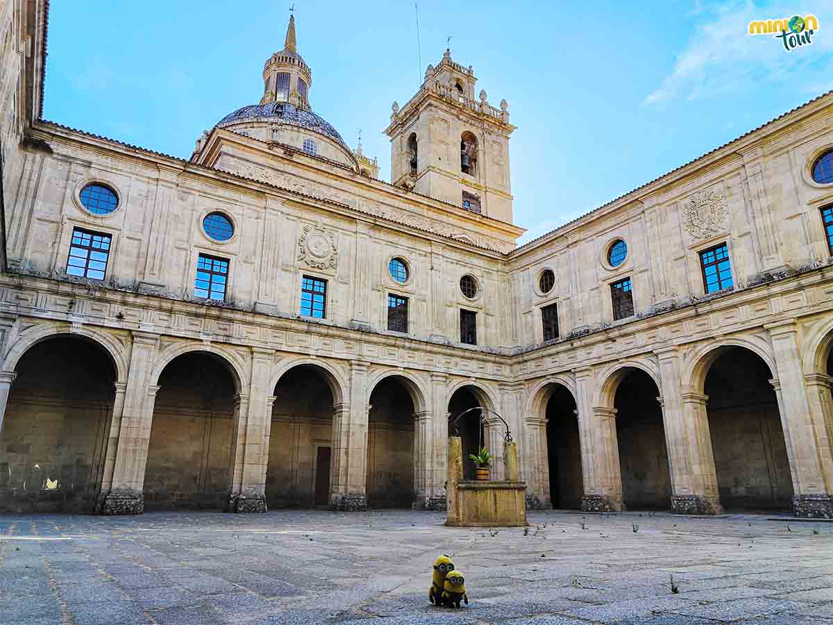 Este es el claustro grande de Los Escolapios de Monforte de Lemos