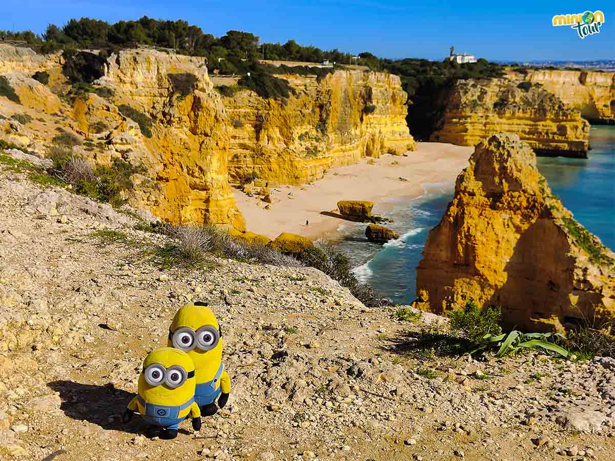 Tenemos la Playa da Marinha para nosotros solos