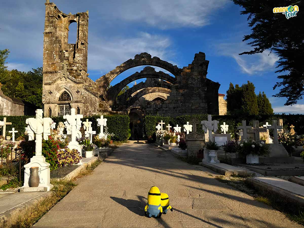 Este cementerio es otro de los sitios que ver en Cambados