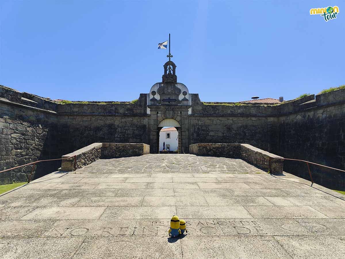 Minions entrando en la fortaleza de Póvoa de Varzim