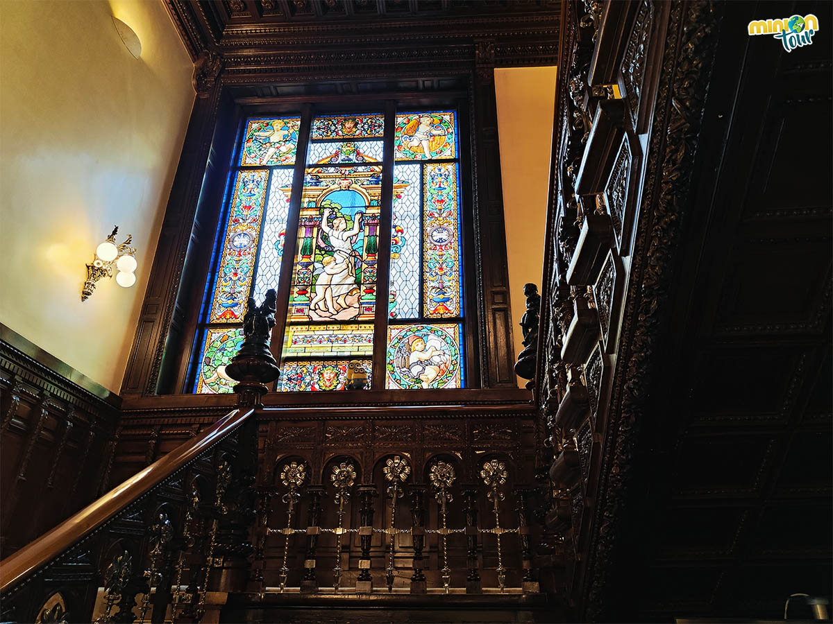 La vidriera del palacete de la ONCE en Madrid es una pasada