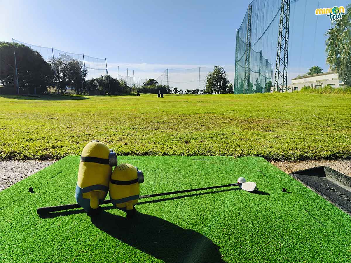 amos a aprender a jugar al golf en Cambrils