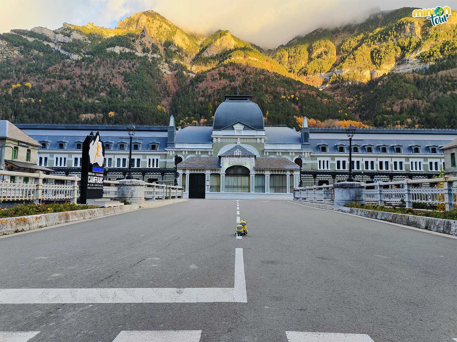 Visita a la estación de Canfranc: oro, espías y un hotel de lujo