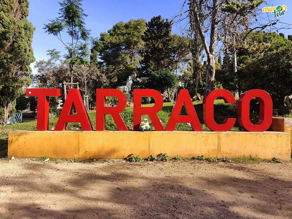 Estamos posando con las letras de Tarraco