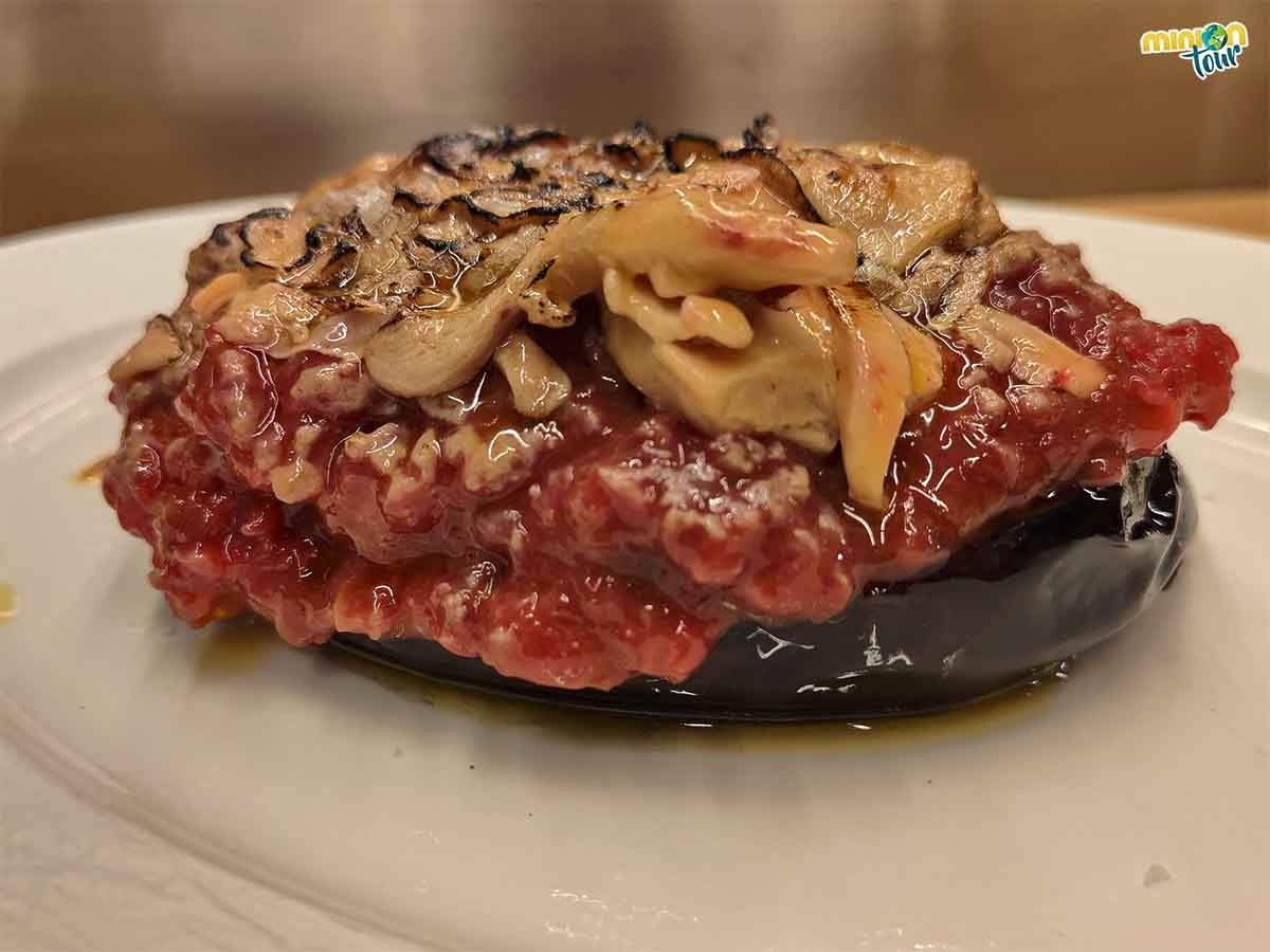 Steak tartar con Berenjena y Foie en el Restaurante AQ