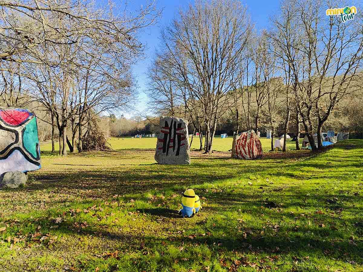 La obra de Ibarrola es uno de los imprescindibles de una escapada a Allariz