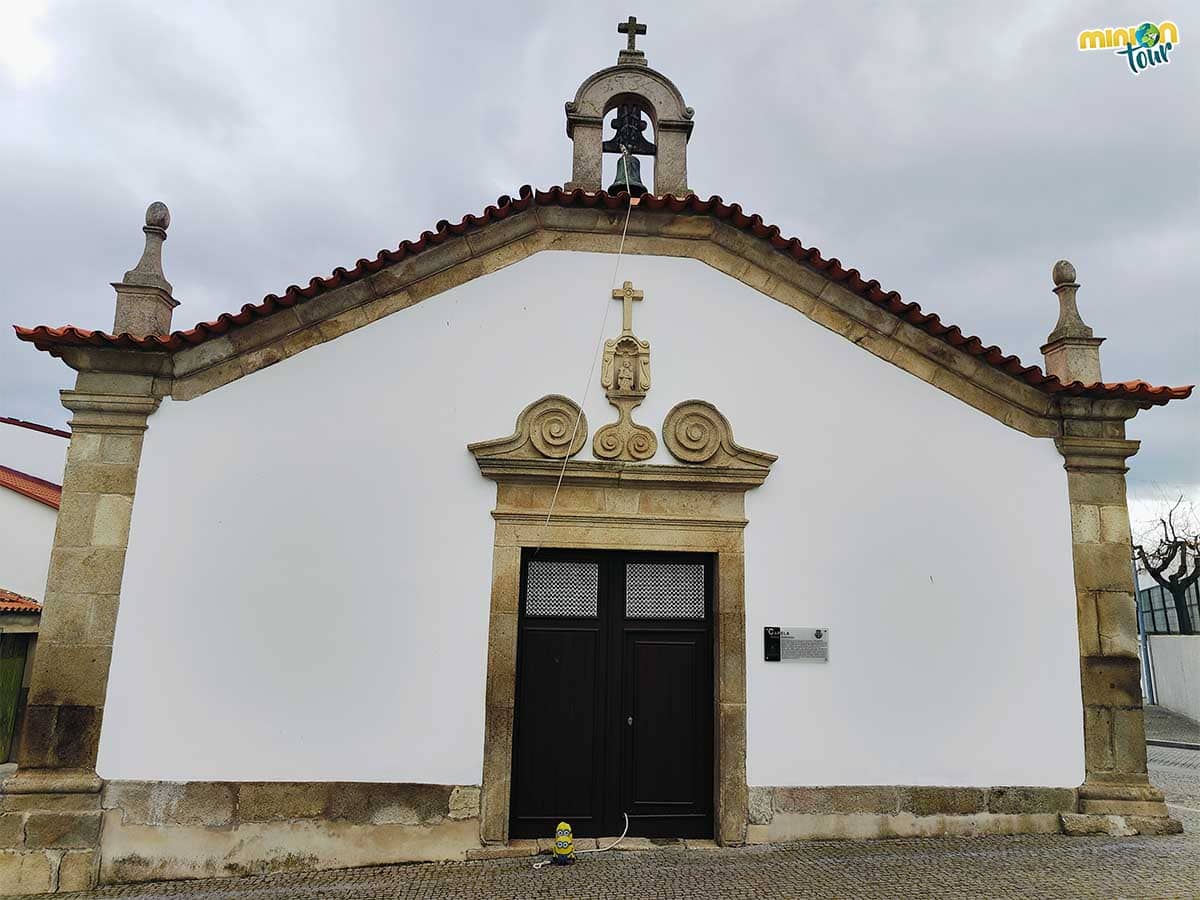 Esta capilla también está cerrada