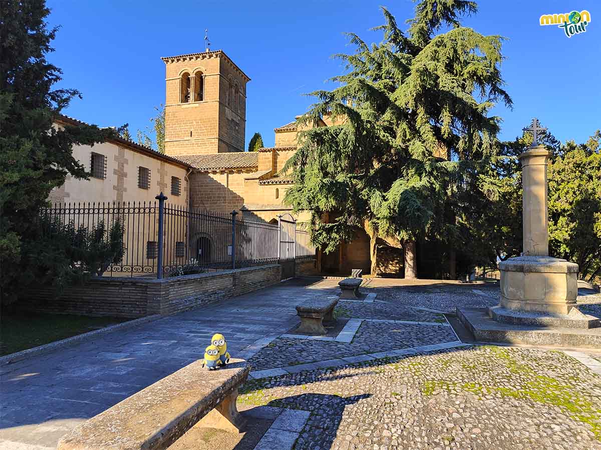 Este convento está al lado del río